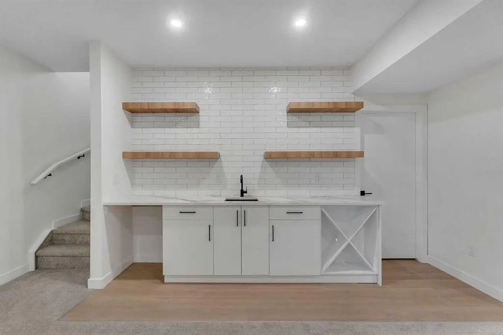 569 Muirfield Crescent