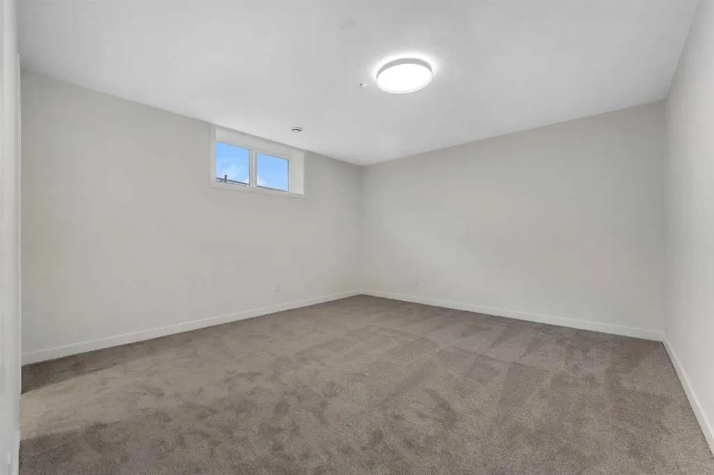 569 Muirfield Crescent