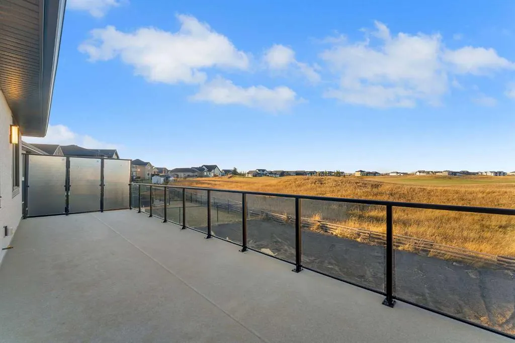 569 Muirfield Crescent