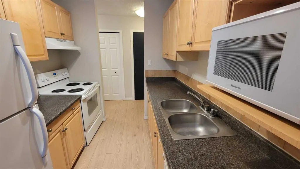 1320 12 Avenue SW, #402