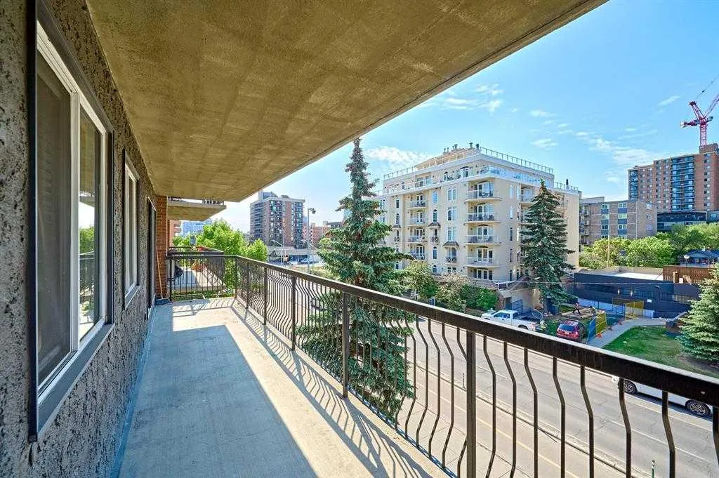 1320 12 Avenue SW, #402