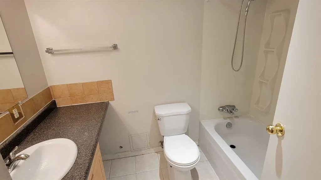1320 12 Avenue SW, #402