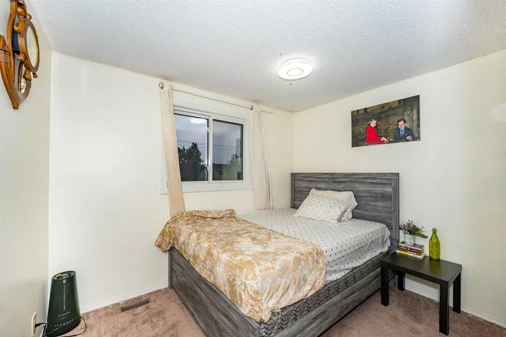 25 Erin Ridge Road SE