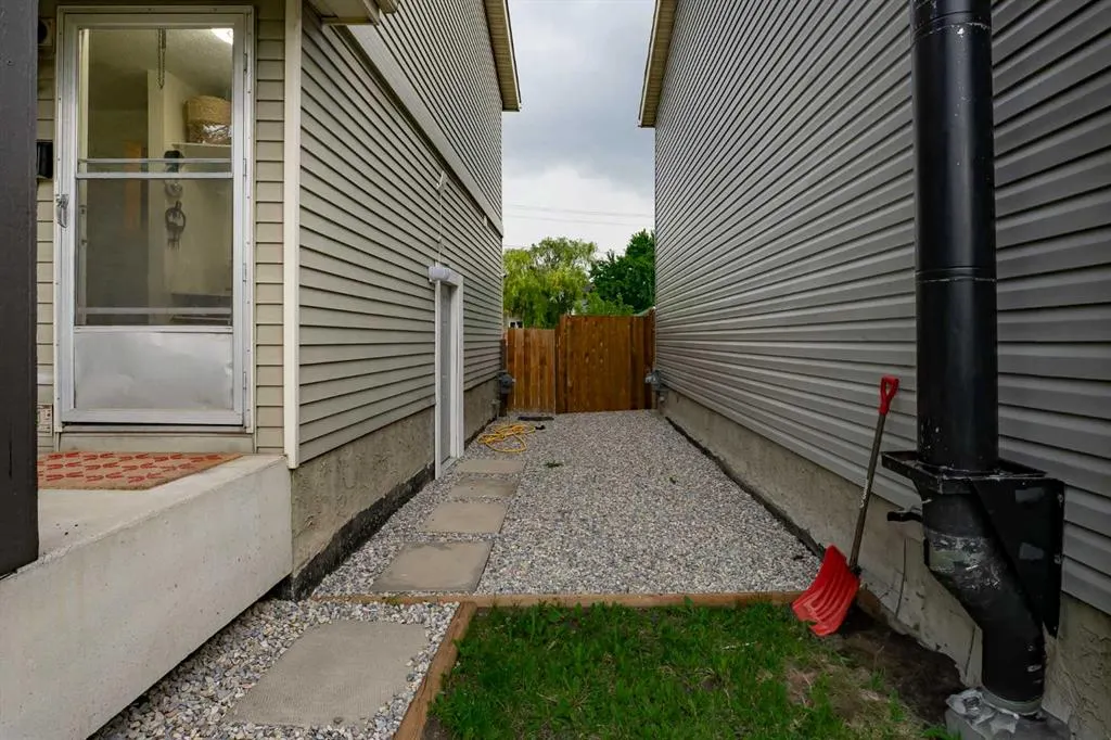 25 Erin Ridge Road SE