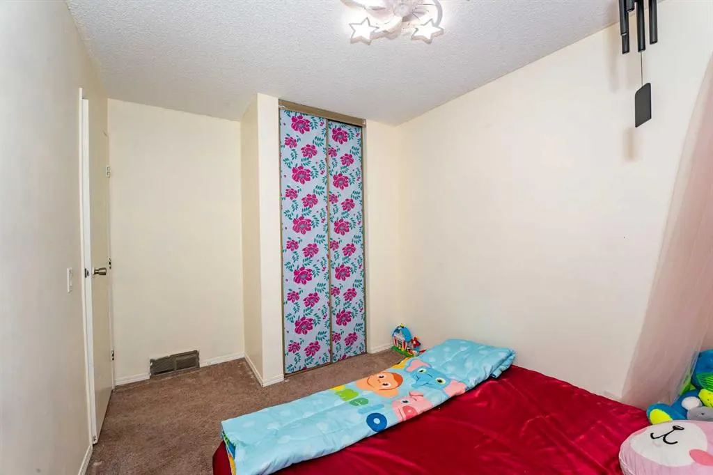 25 Erin Ridge Road SE