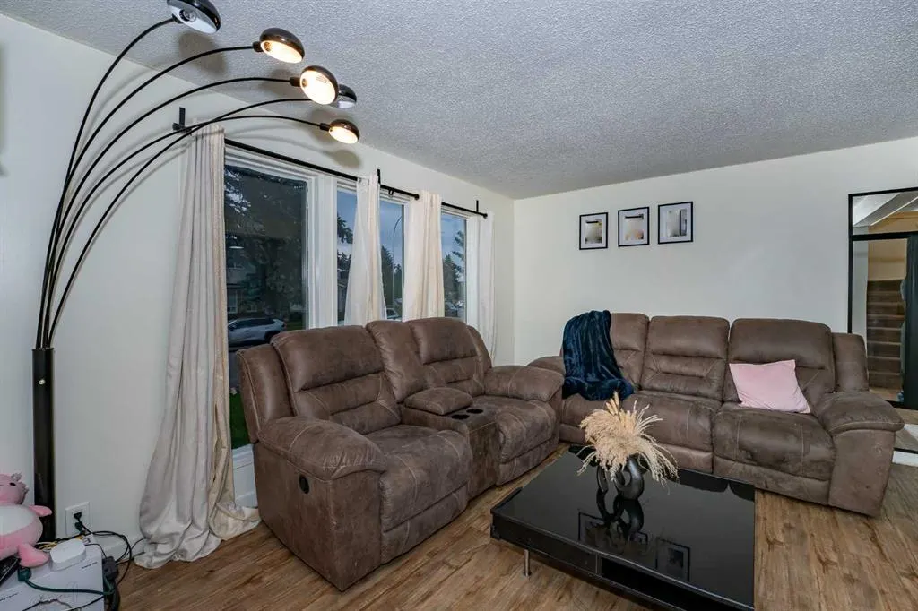 25 Erin Ridge Road SE