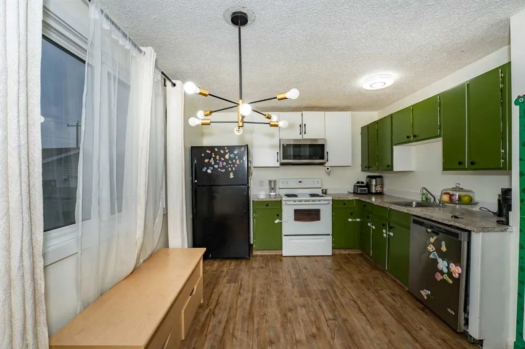 25 Erin Ridge Road SE