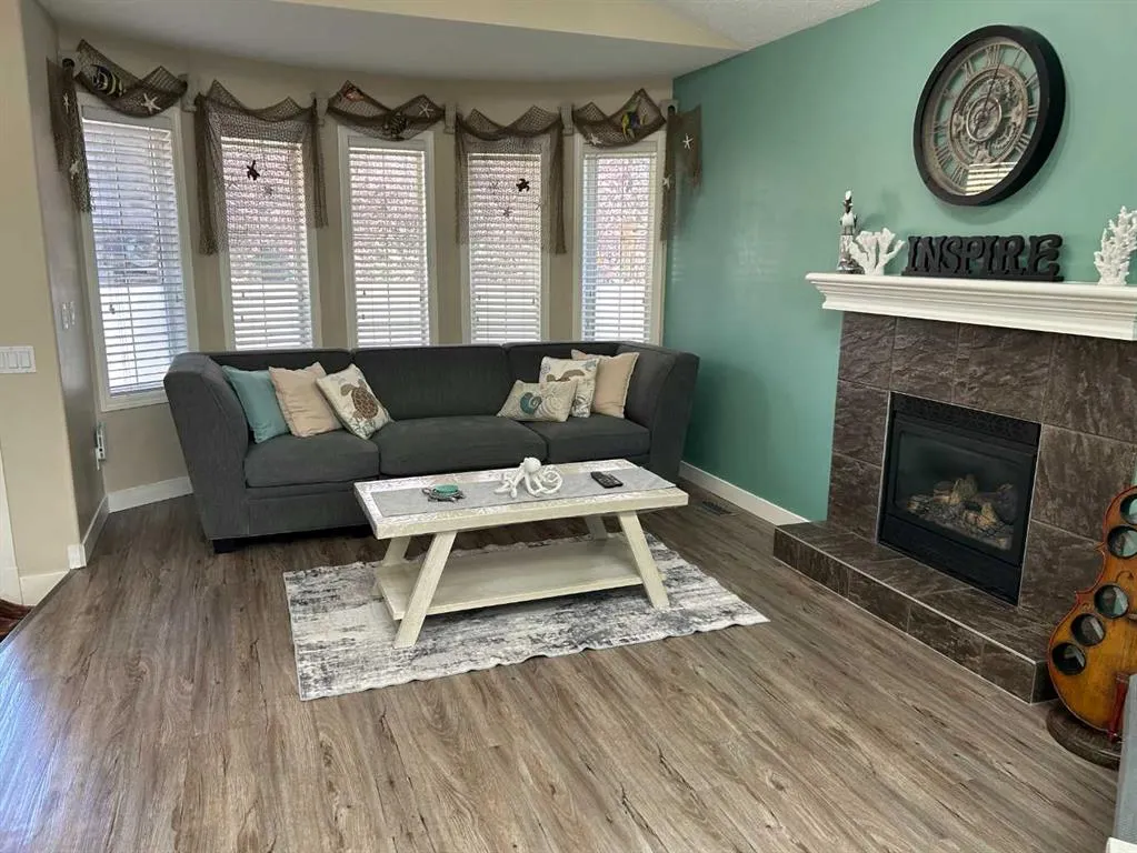 195 West Lakeview Circle
