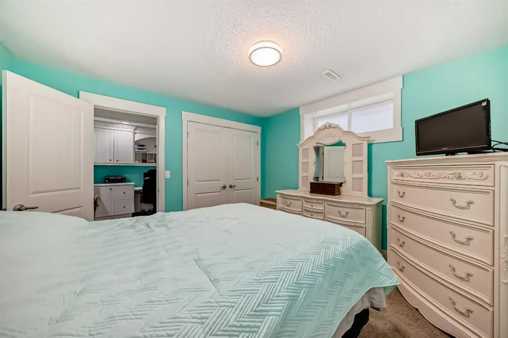 195 West Lakeview Circle