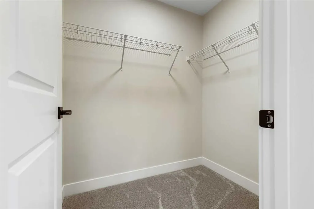528 Baywater Manor SW