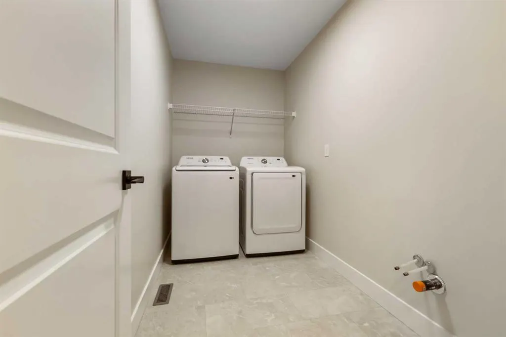528 Baywater Manor SW