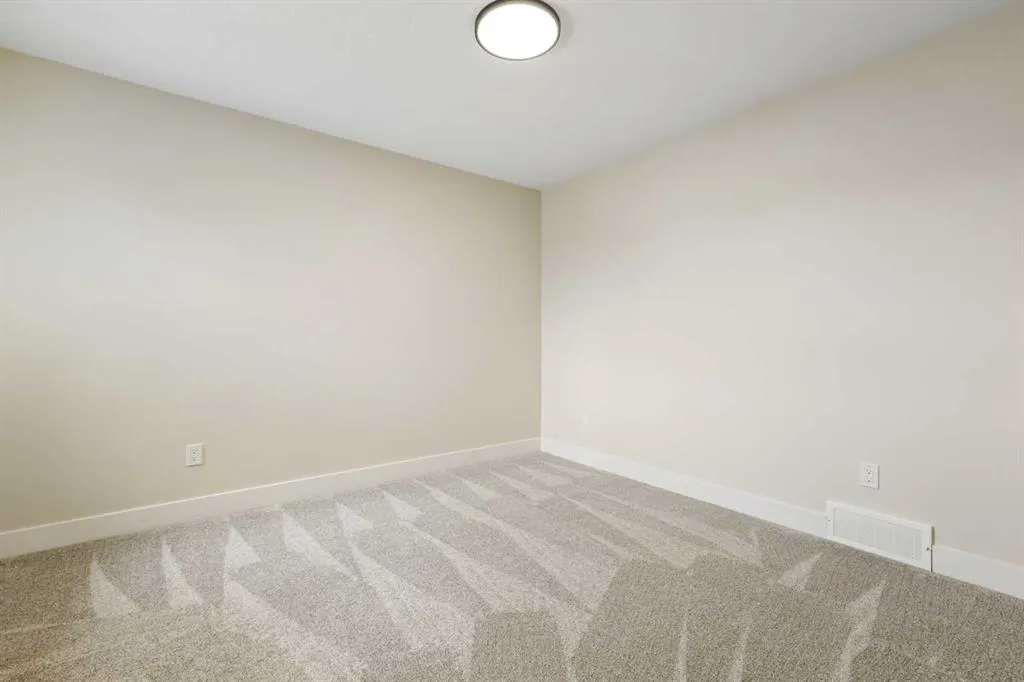 528 Baywater Manor SW