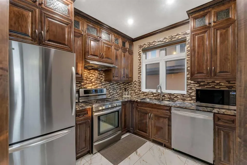 989 East Lakeview Road