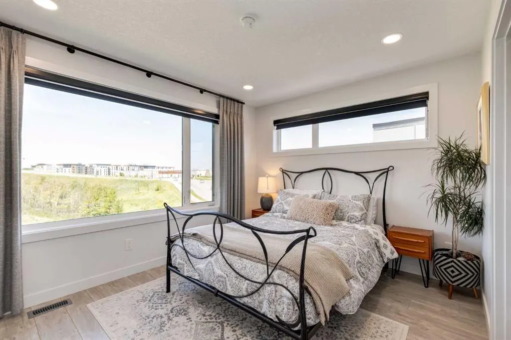 102 Na'a Heights SW