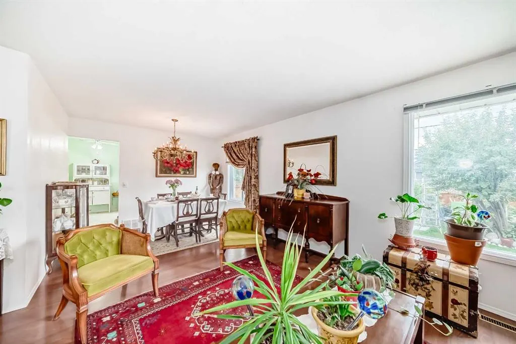 247 Doverview Crescent SE