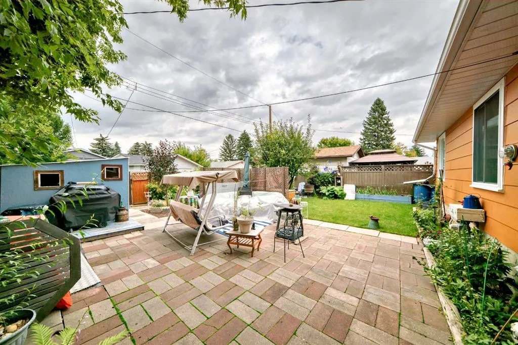 247 Doverview Crescent SE