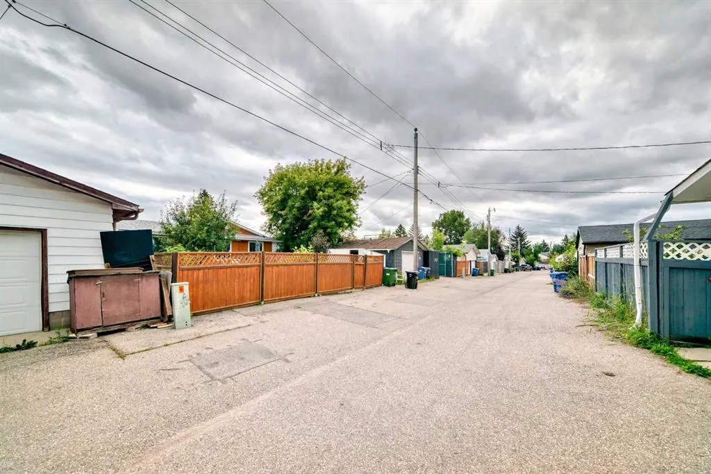 247 Doverview Crescent SE