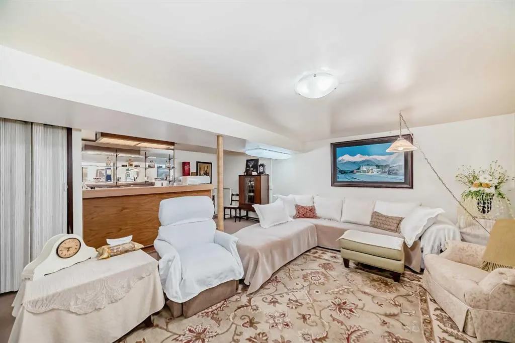 247 Doverview Crescent SE