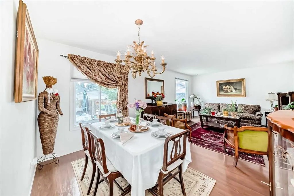 247 Doverview Crescent SE
