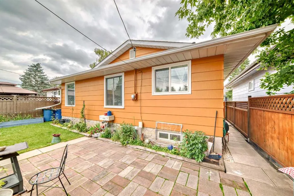 247 Doverview Crescent SE