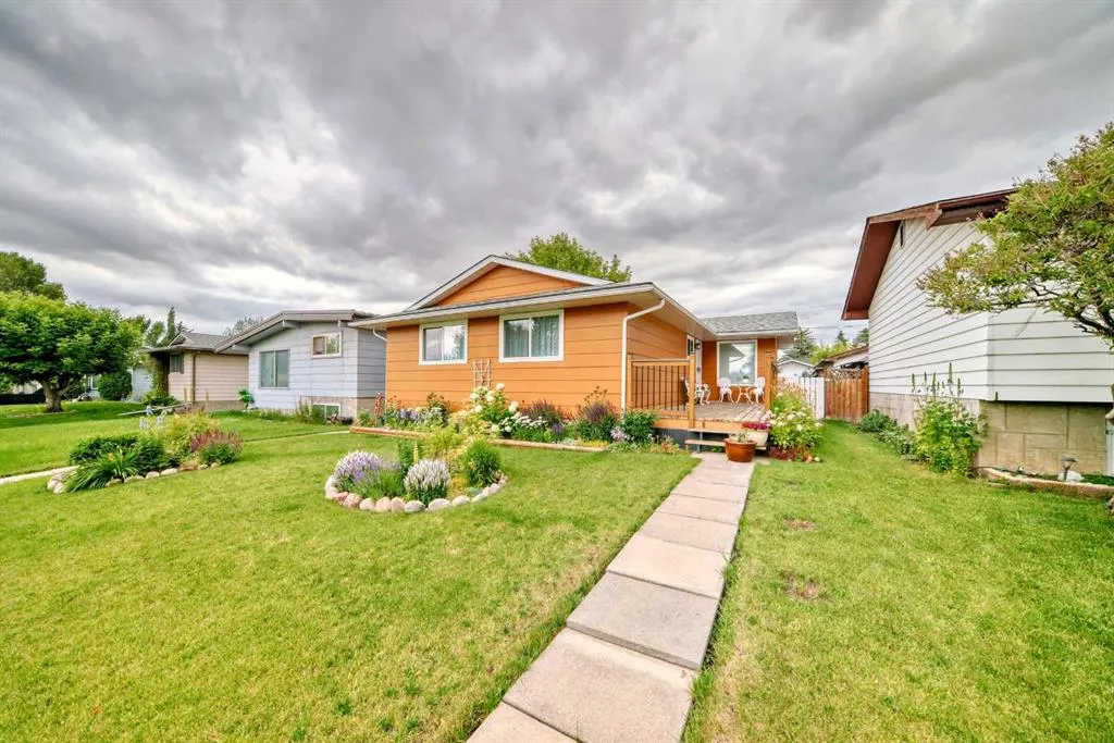 247 Doverview Crescent SE
