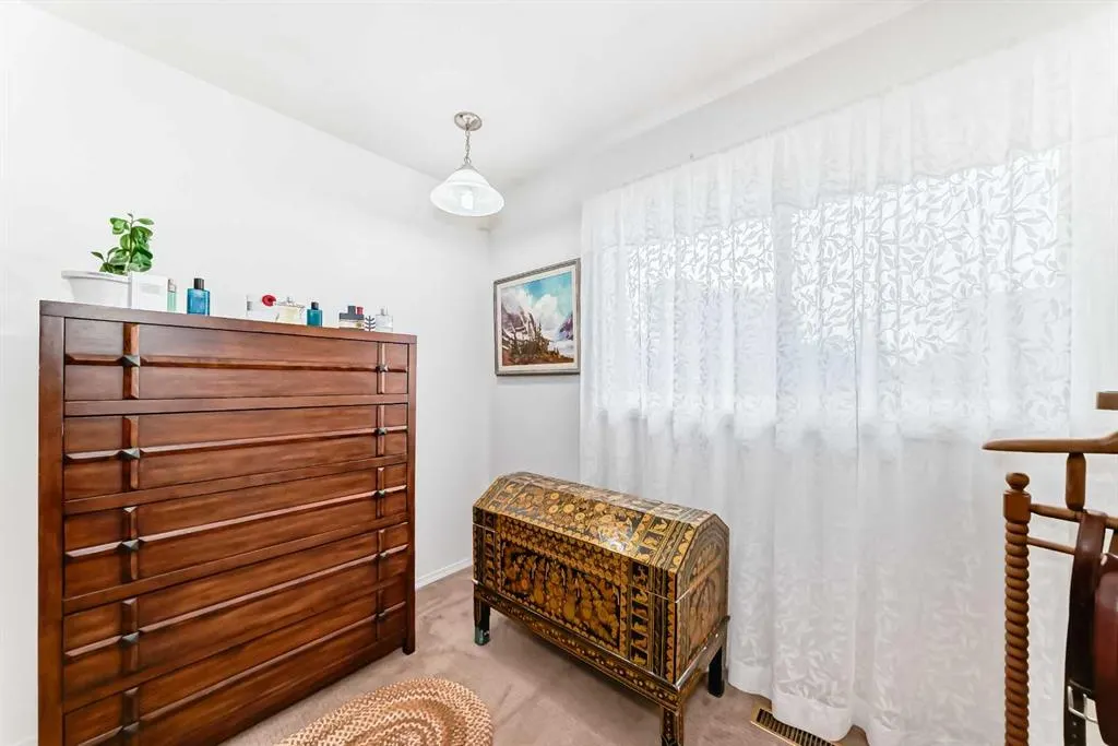 247 Doverview Crescent SE