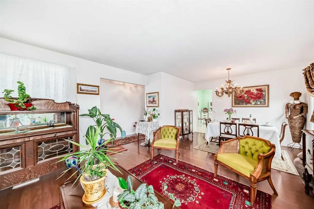 247 Doverview Crescent SE