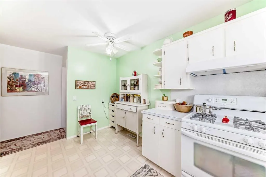 247 Doverview Crescent SE