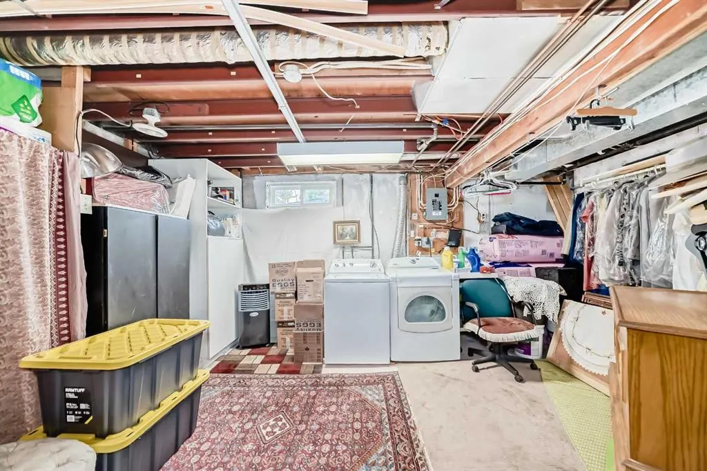 247 Doverview Crescent SE