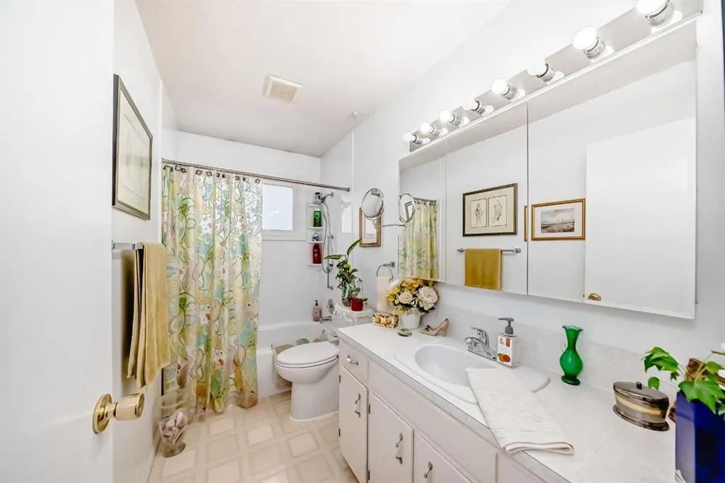 247 Doverview Crescent SE