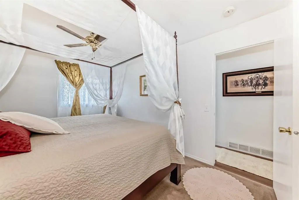 247 Doverview Crescent SE