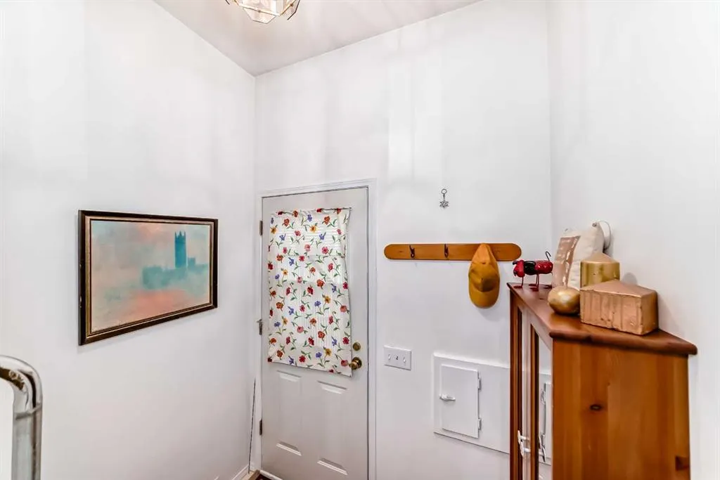 247 Doverview Crescent SE