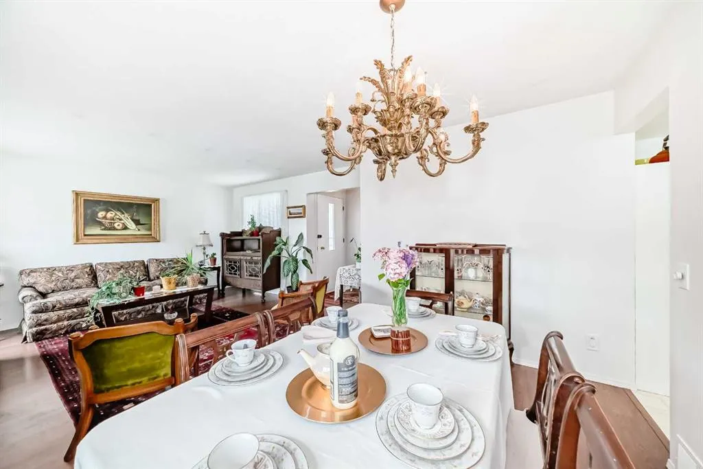 247 Doverview Crescent SE