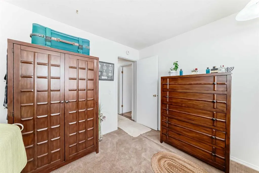 247 Doverview Crescent SE