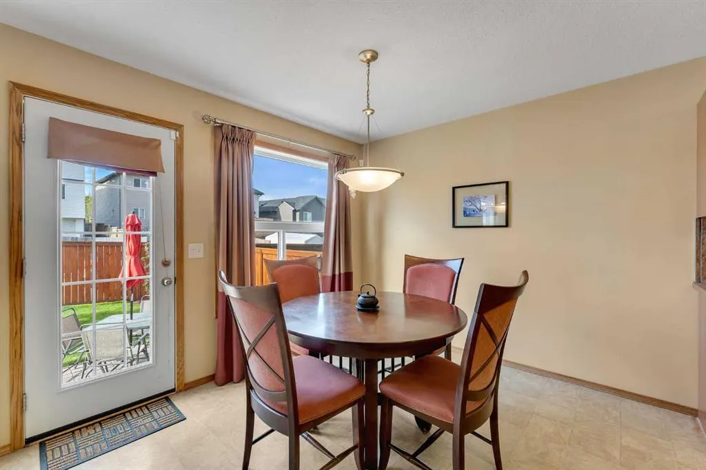 214 Saddlemont Boulevard NE