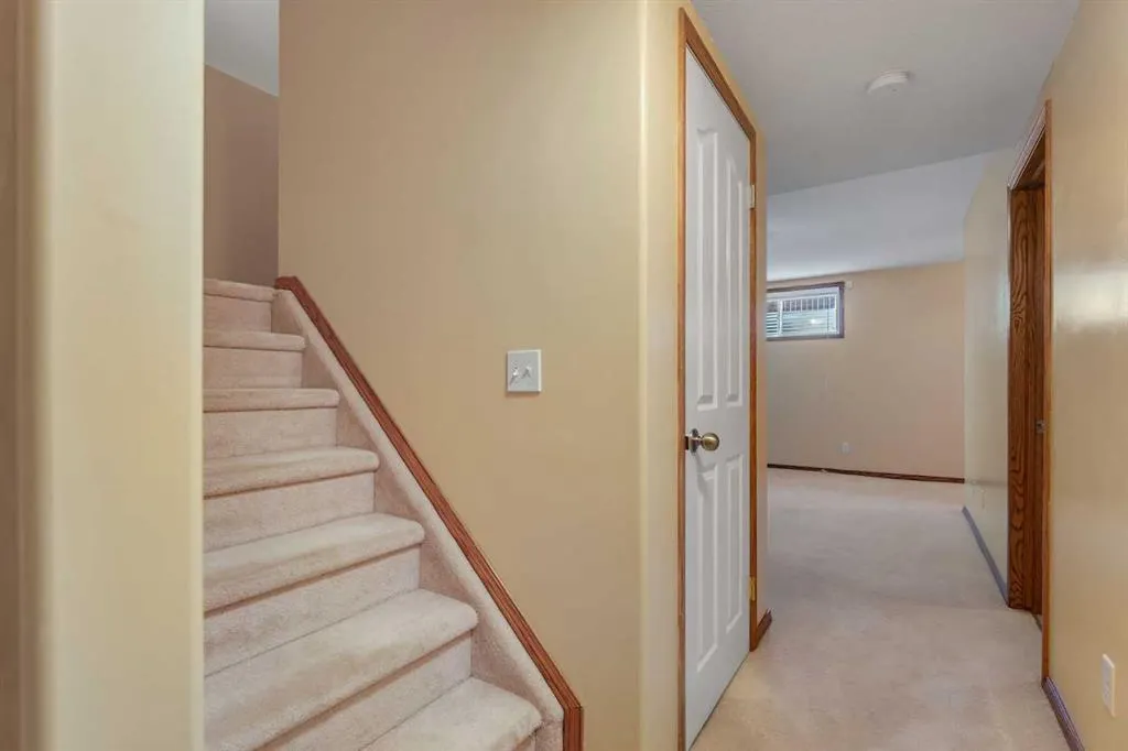 214 Saddlemont Boulevard NE