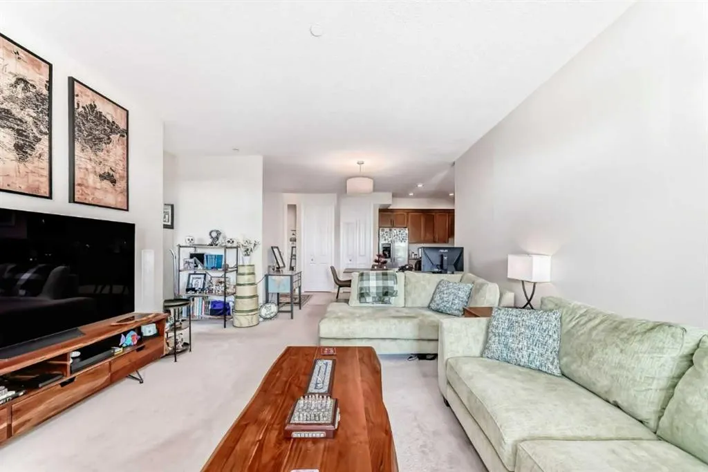 1005A Westmount Drive, #210