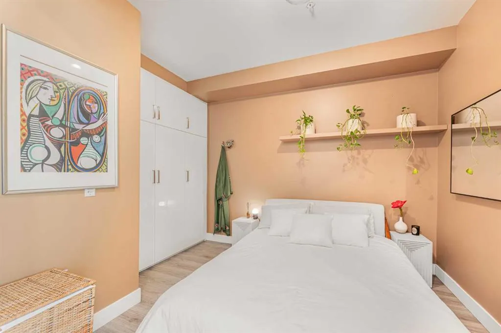 515 4 Avenue NE, #221