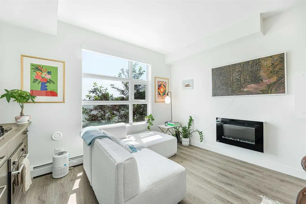 515 4 Avenue NE, #221
