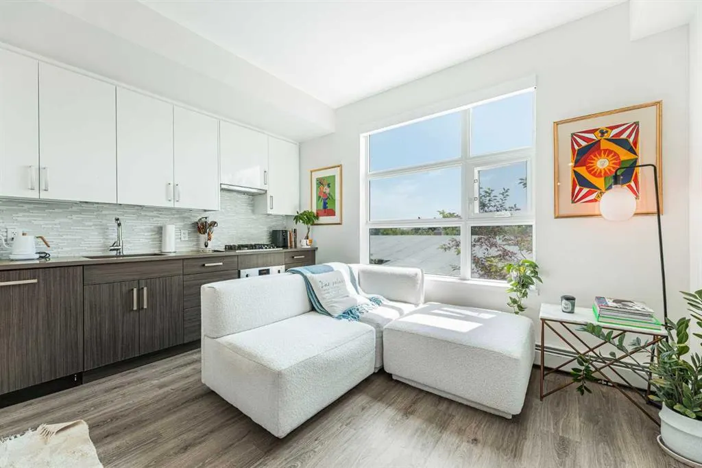 515 4 Avenue NE, #221