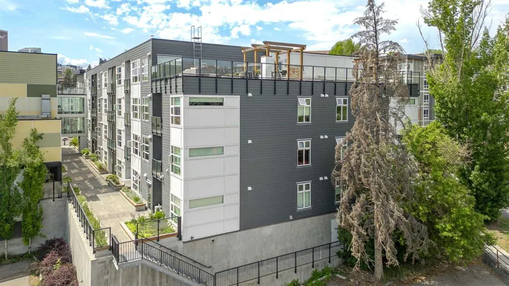515 4 Avenue NE, #221