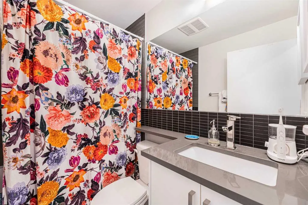 515 4 Avenue NE, #221