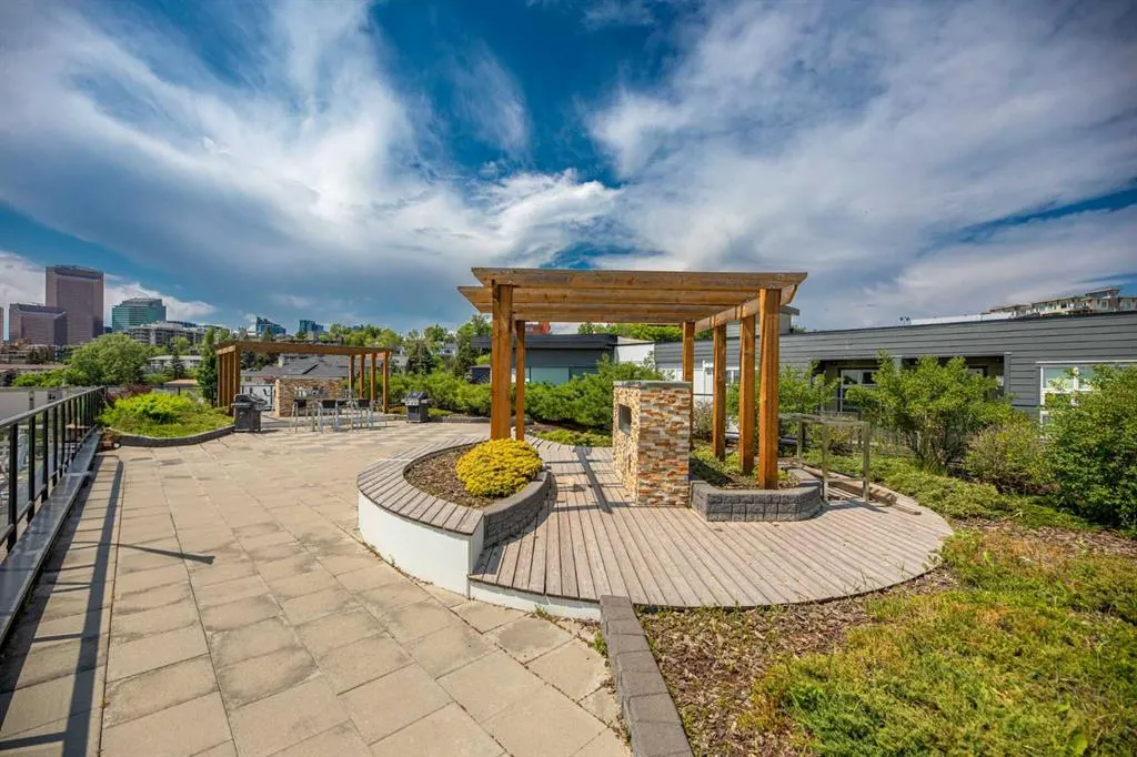 515 4 Avenue NE, #221