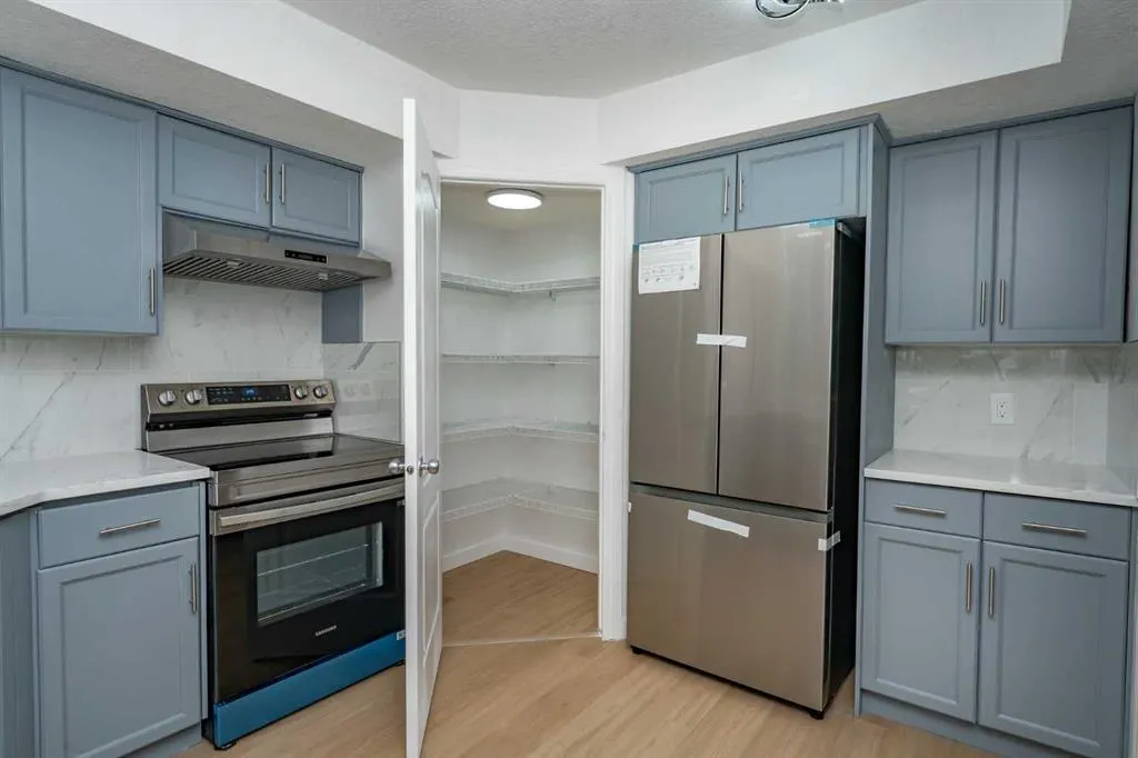 55 Collingwood Place NW, #3