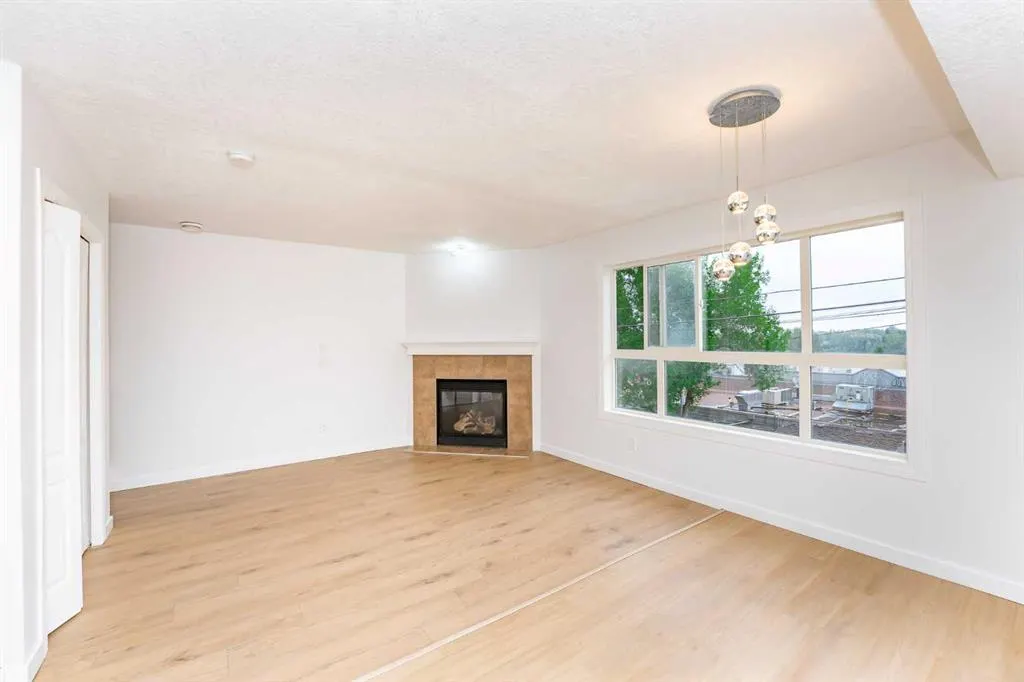 55 Collingwood Place NW, #3