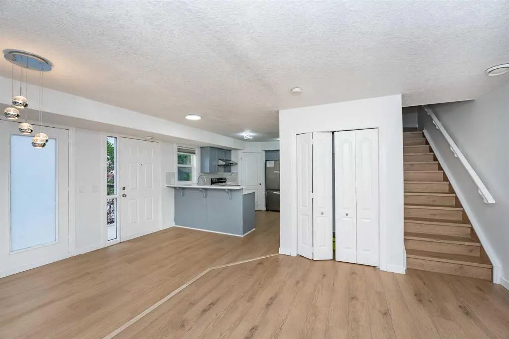 55 Collingwood Place NW, #3
