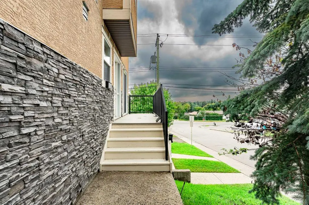 55 Collingwood Place NW, #3