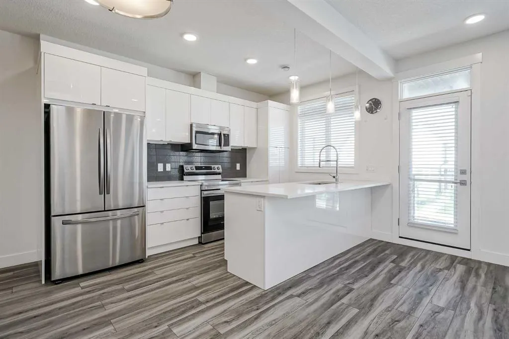 10060 46 Street NE, #908