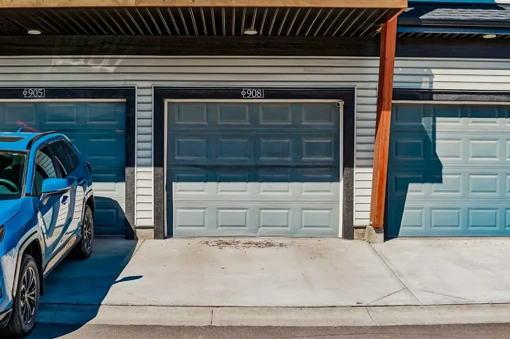 10060 46 Street NE, #908