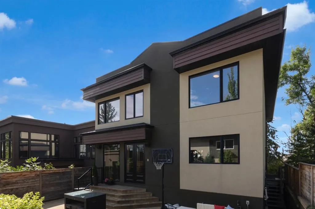 2014 30 Avenue SW